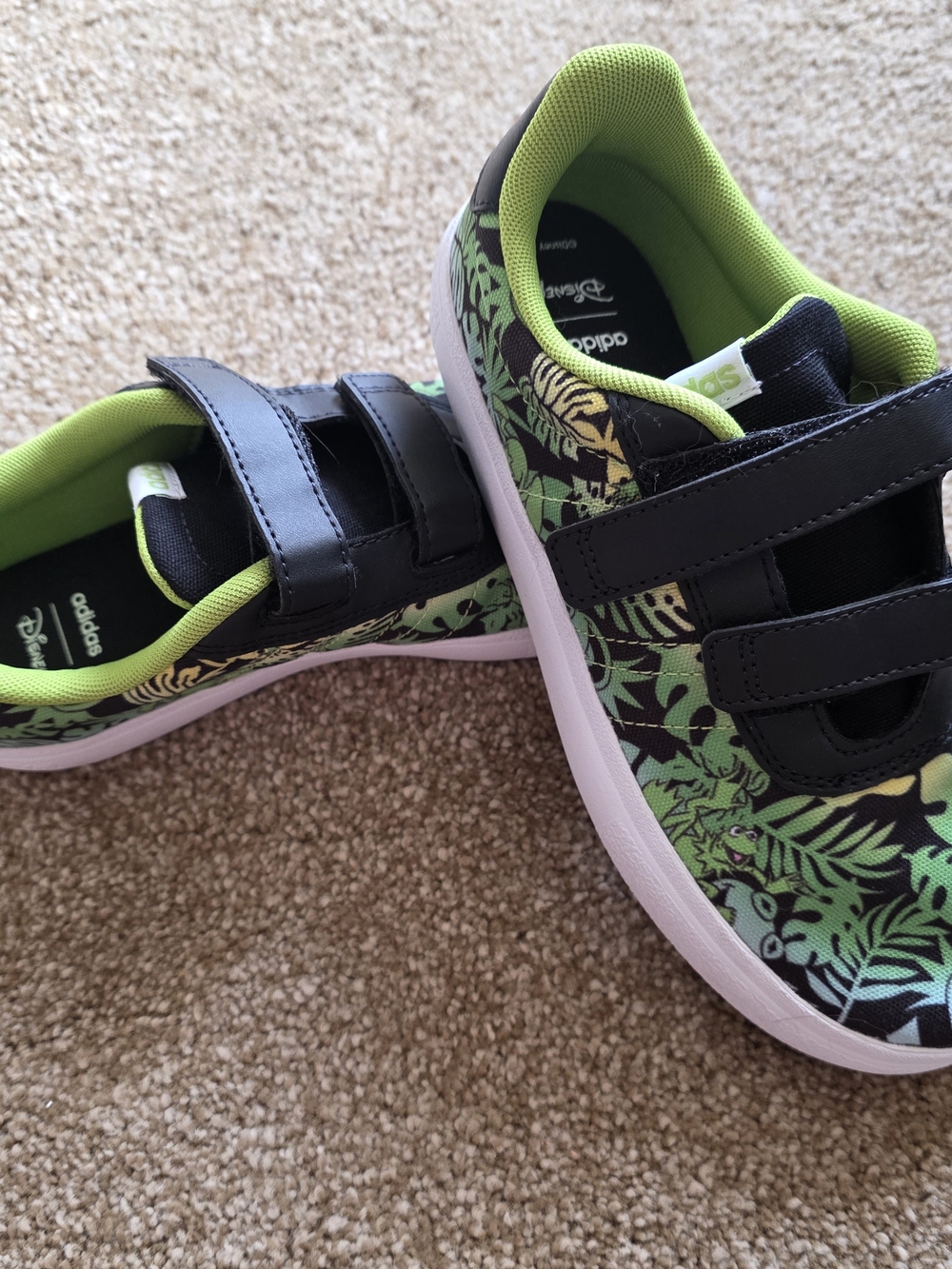 Size 2.5 Kids Adidas Muppet Disney Sneakers Black Green Jungle Print Hook & Loop